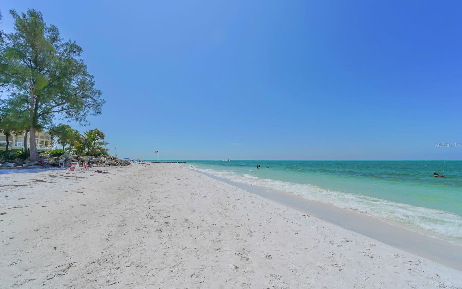 WHISPERING SANDS - Residential