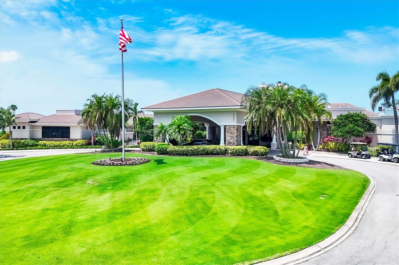 HERITAGE OAKS GOLF & COUNTRY CLUB - Residential