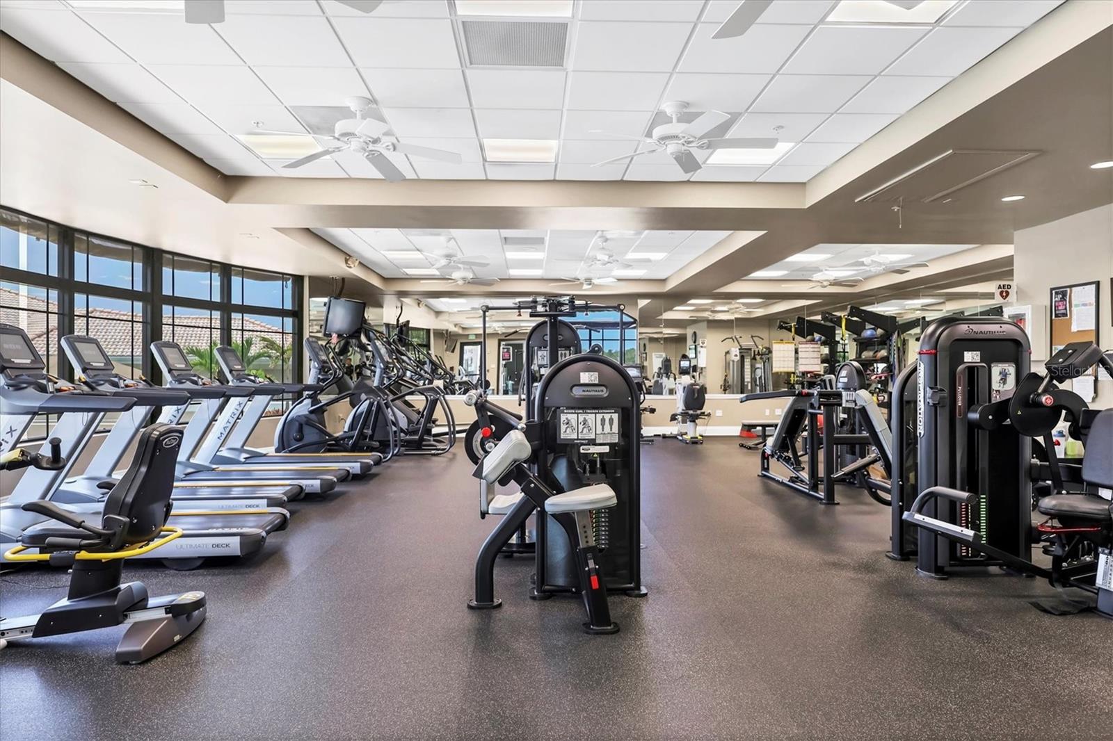 HERITAGE OAKS GOLF & COUNTRY CLUB - Residential