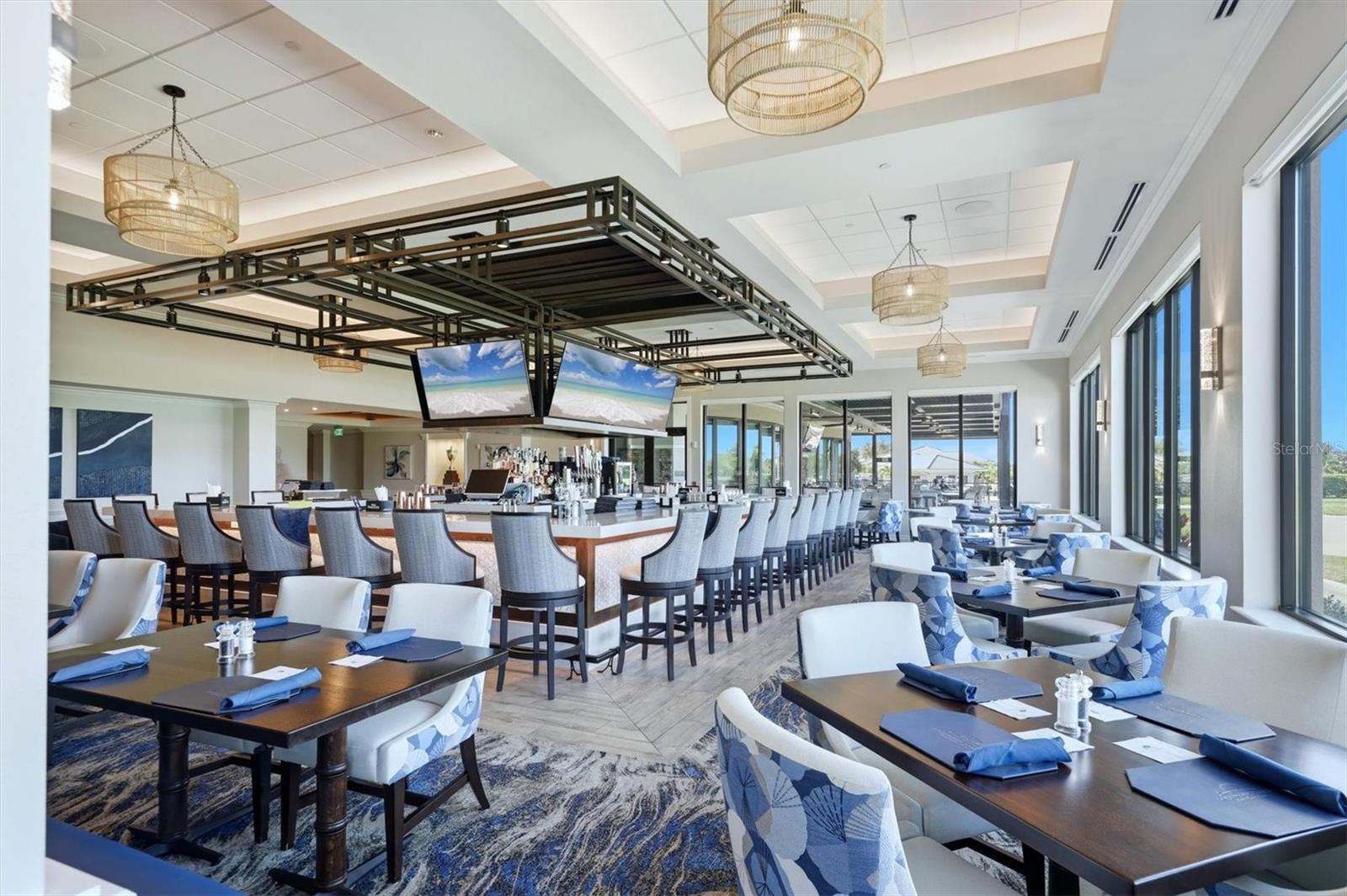 HERITAGE OAKS GOLF & COUNTRY CLUB - Residential