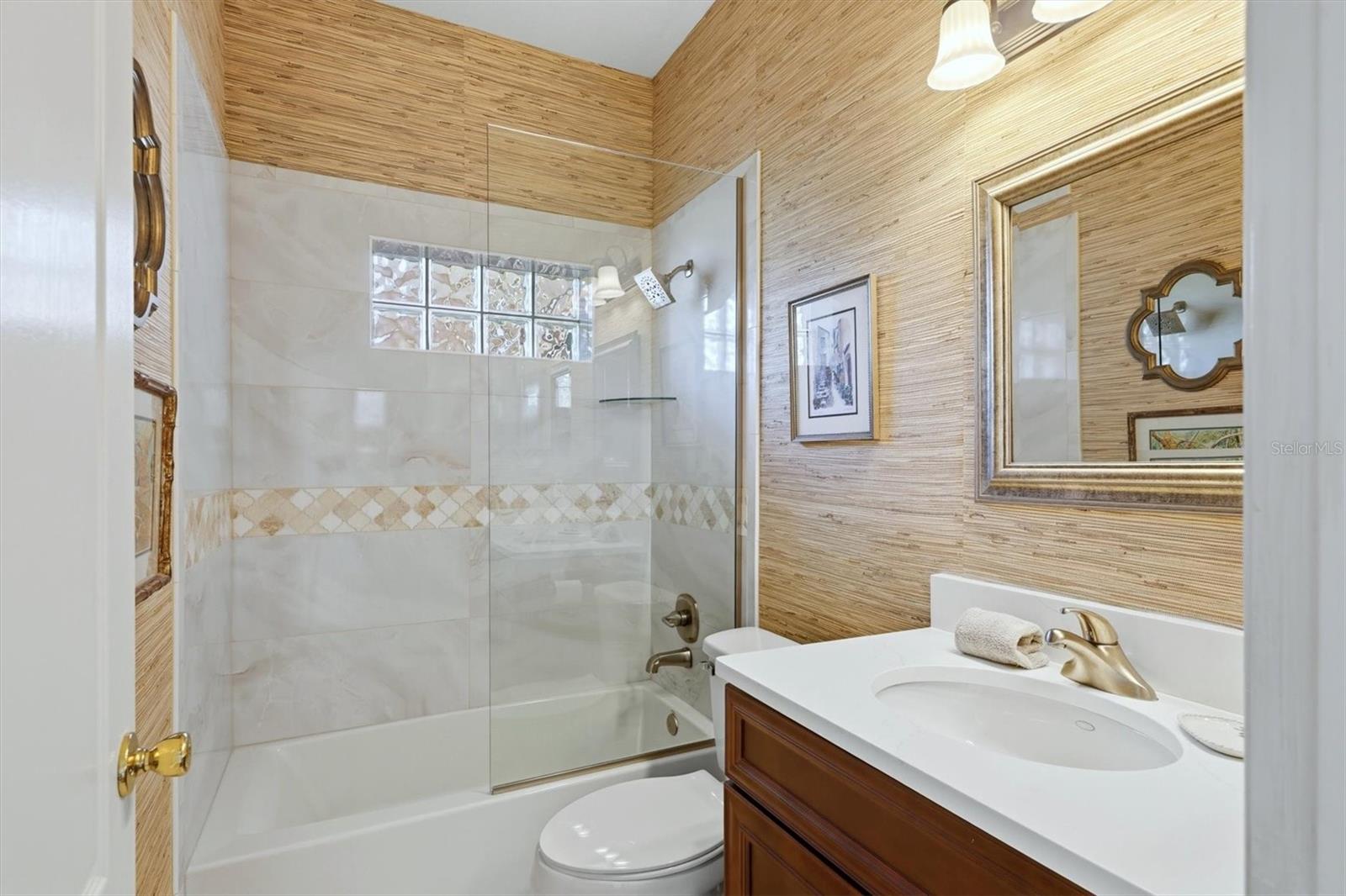 HERITAGE OAKS GOLF & COUNTRY CLUB - Residential