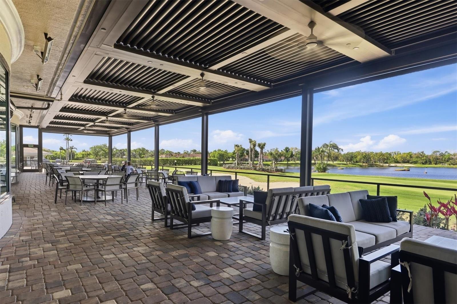HERITAGE OAKS GOLF & COUNTRY CLUB - Residential