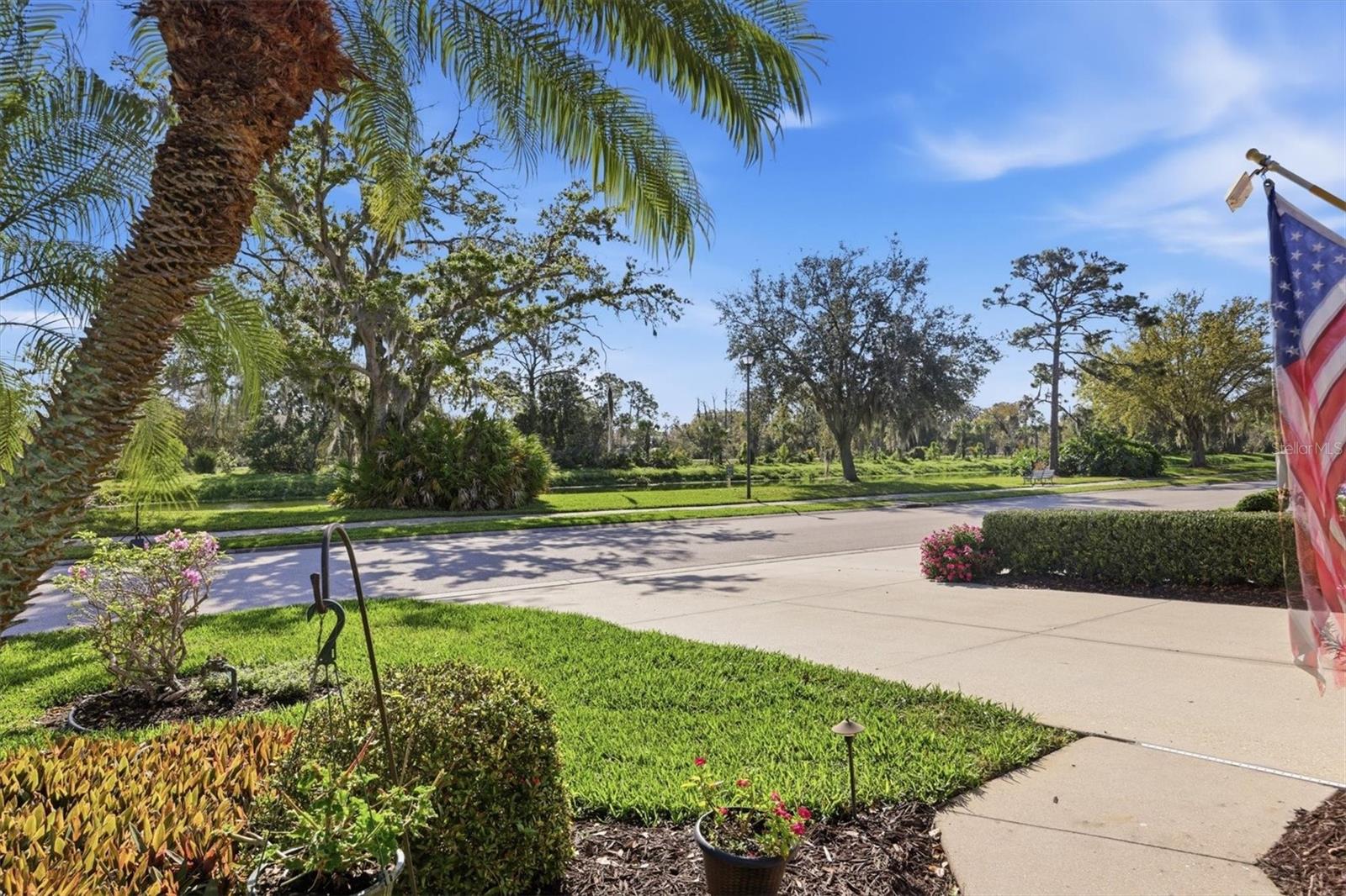 HERITAGE OAKS GOLF & COUNTRY CLUB - Residential
