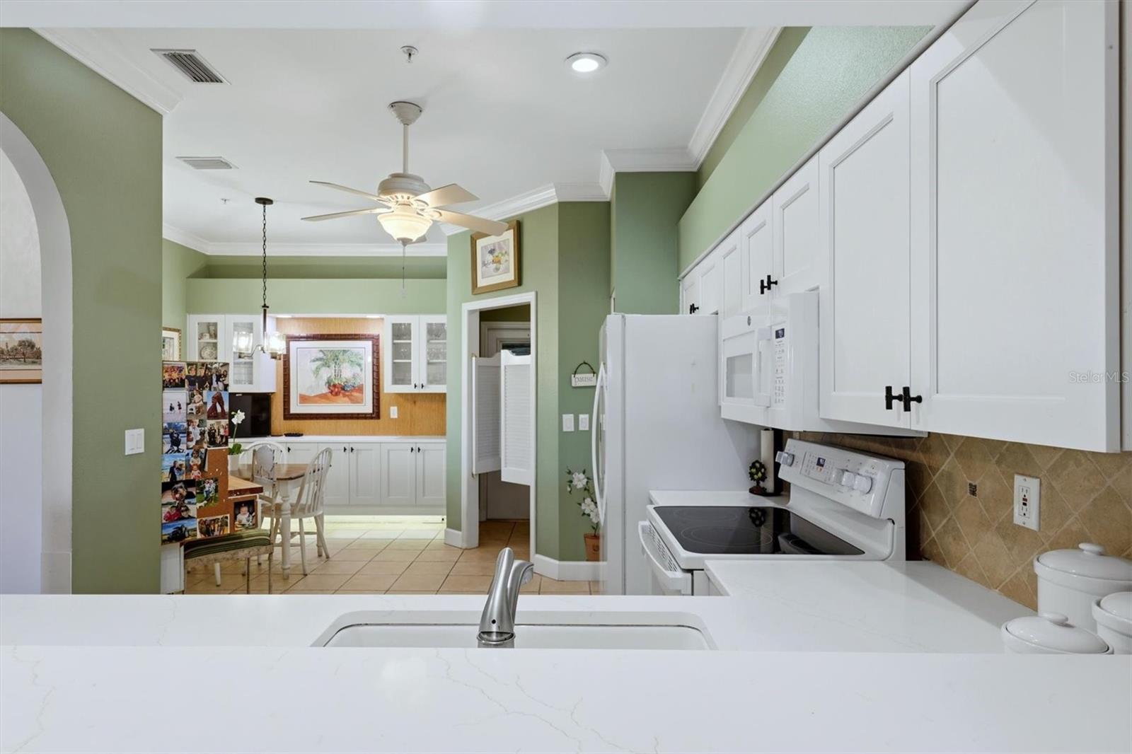 HERITAGE OAKS GOLF & COUNTRY CLUB - Residential