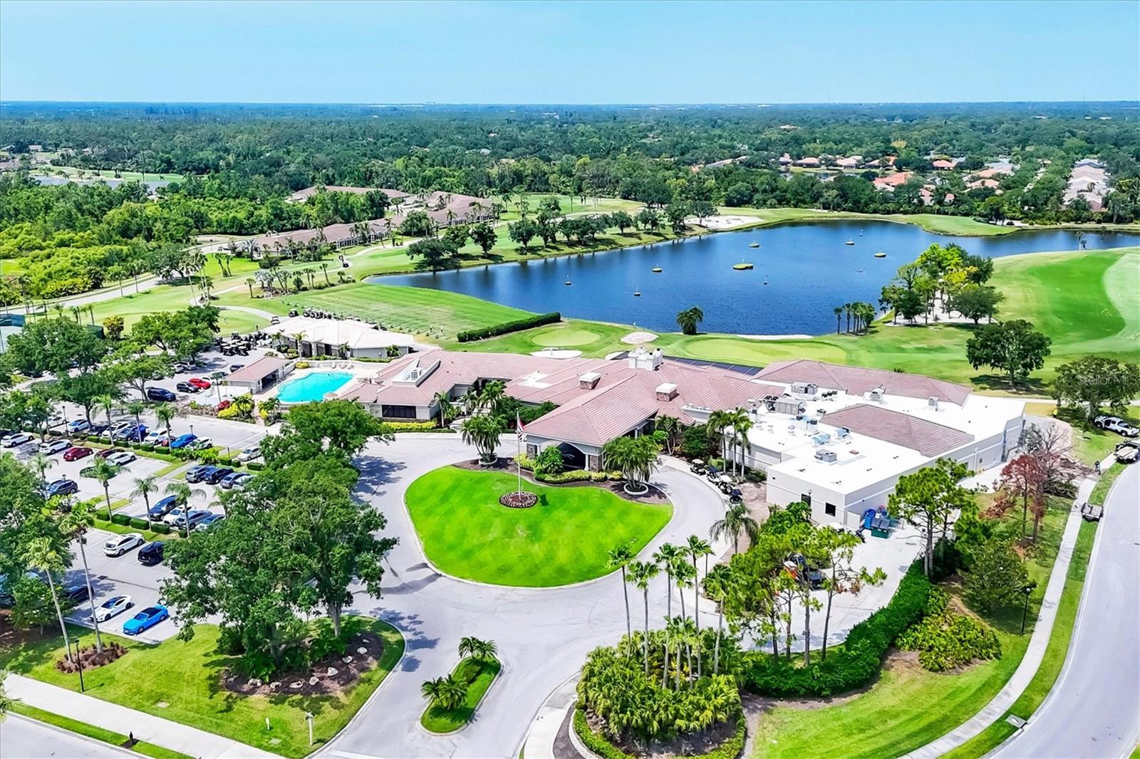 HERITAGE OAKS GOLF & COUNTRY CLUB - Residential