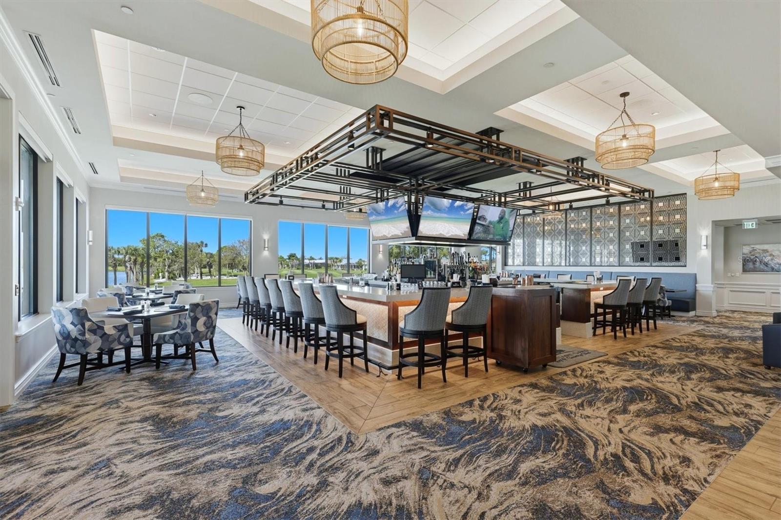 HERITAGE OAKS GOLF & COUNTRY CLUB - Residential