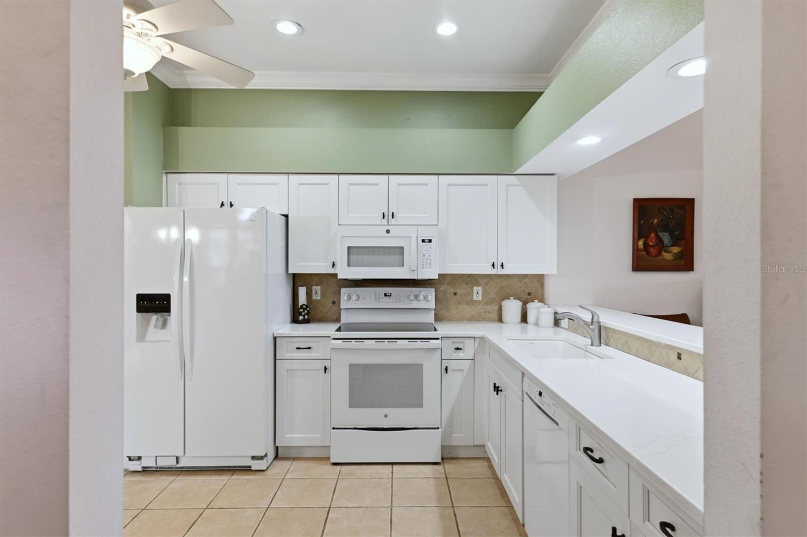 HERITAGE OAKS GOLF & COUNTRY CLUB - Residential