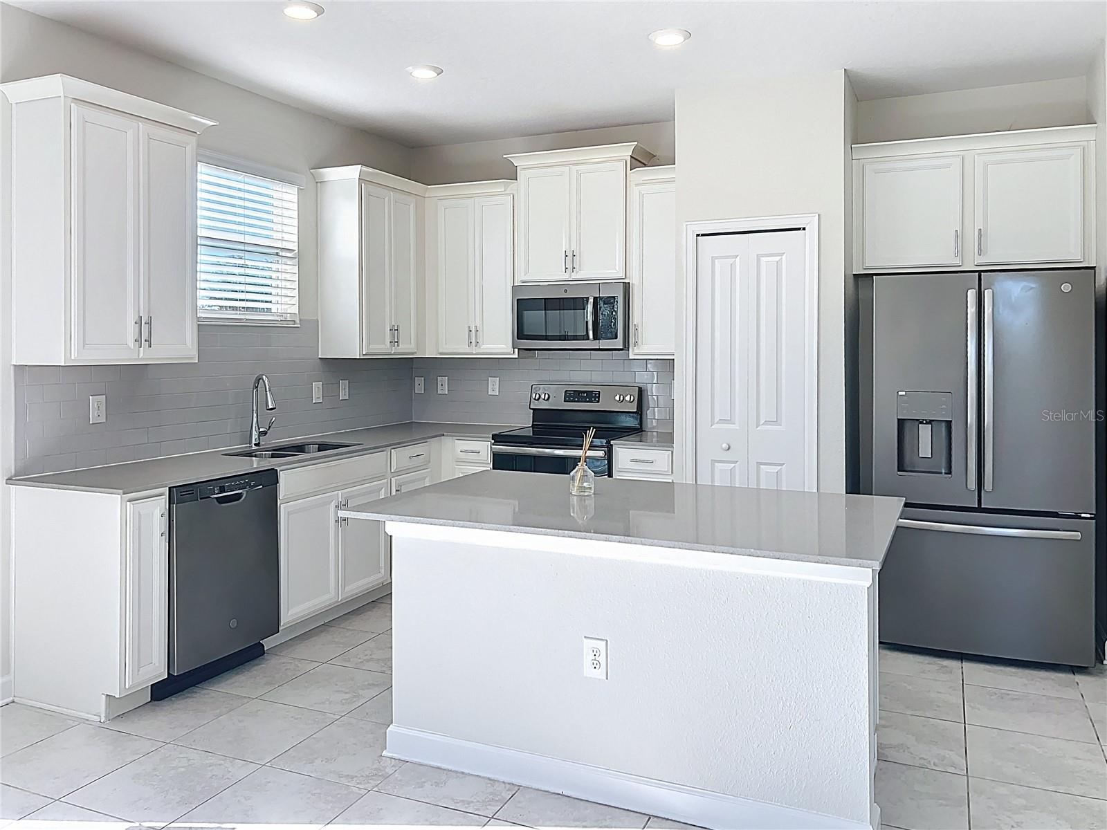 STOREY LAKE TR K - Residential