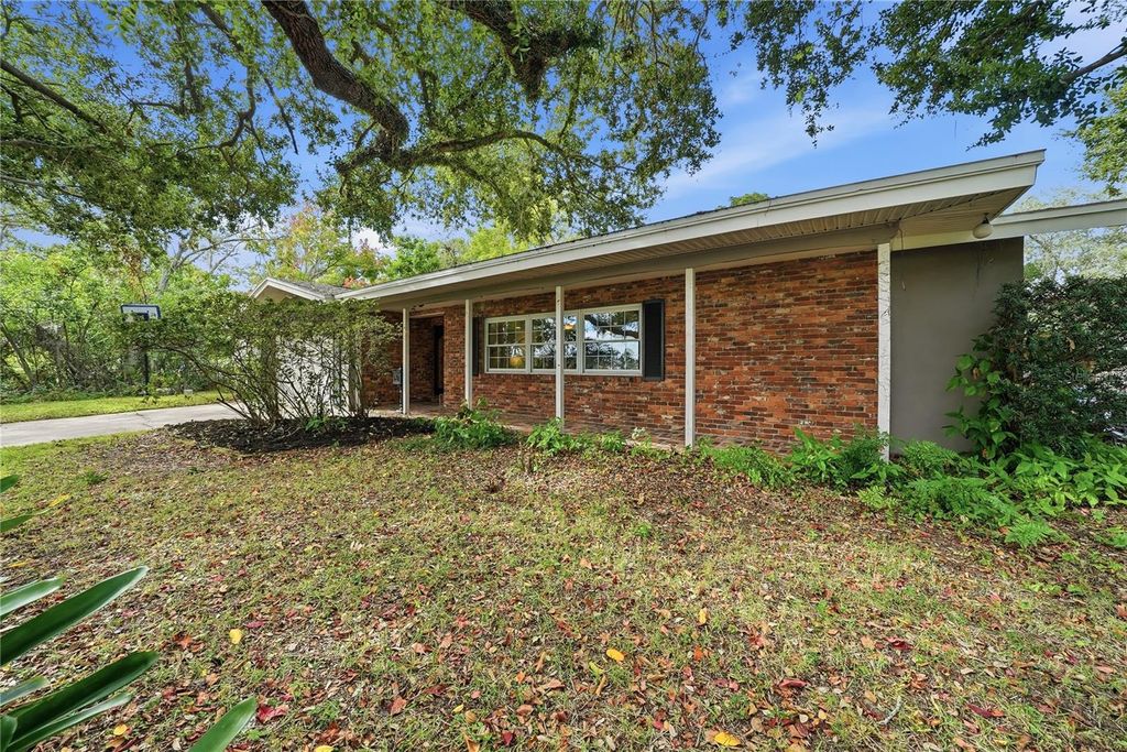 Photo of 1868 Juarez Way S, St Petersburg, FL 33703 (MLS # TB8453355)