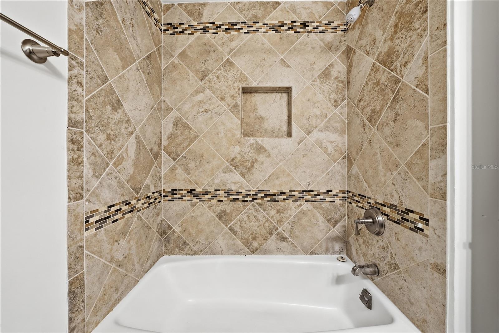 LAKEWOOD ESTATES SEC B - Residential