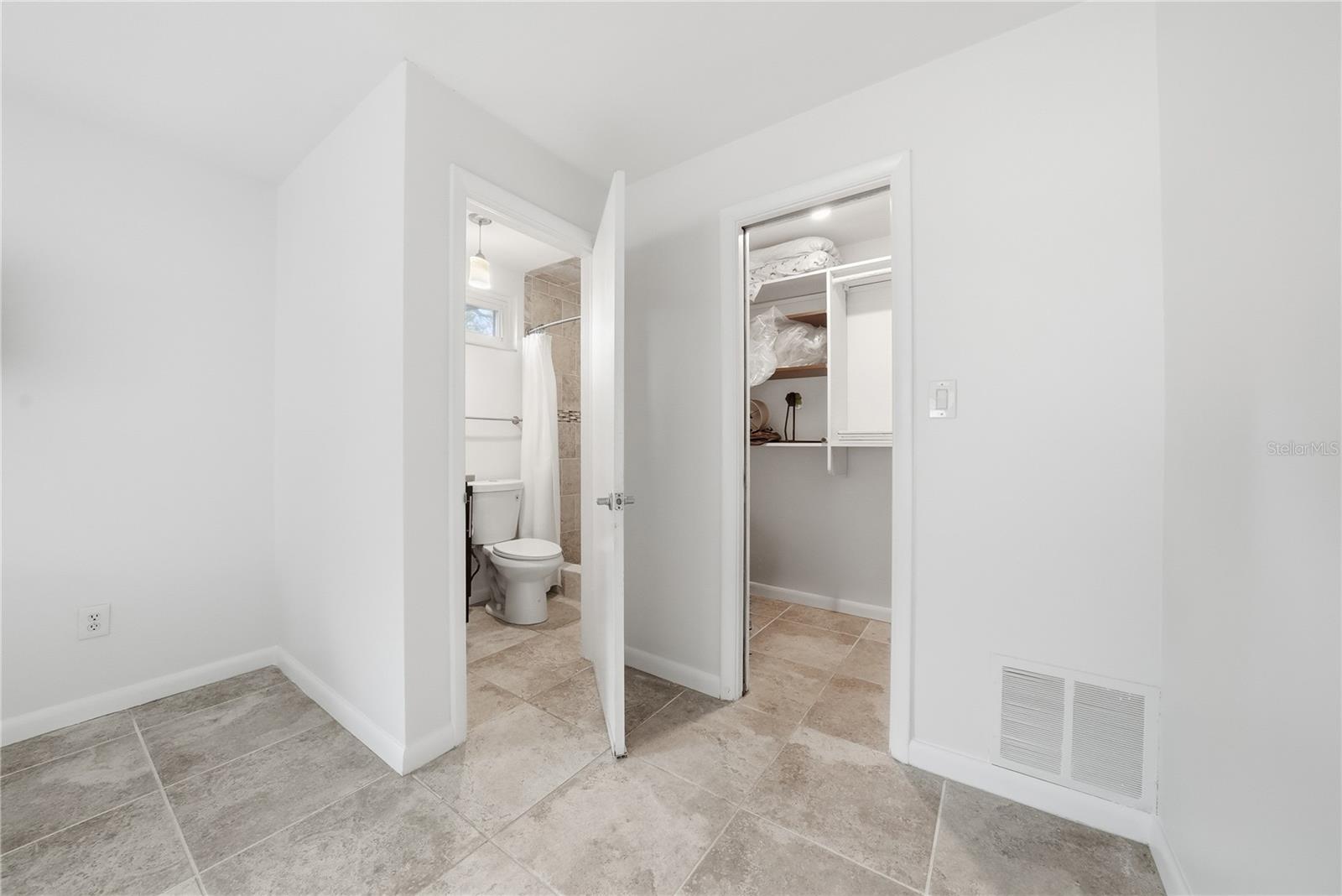 LAKEWOOD ESTATES SEC B - Residential