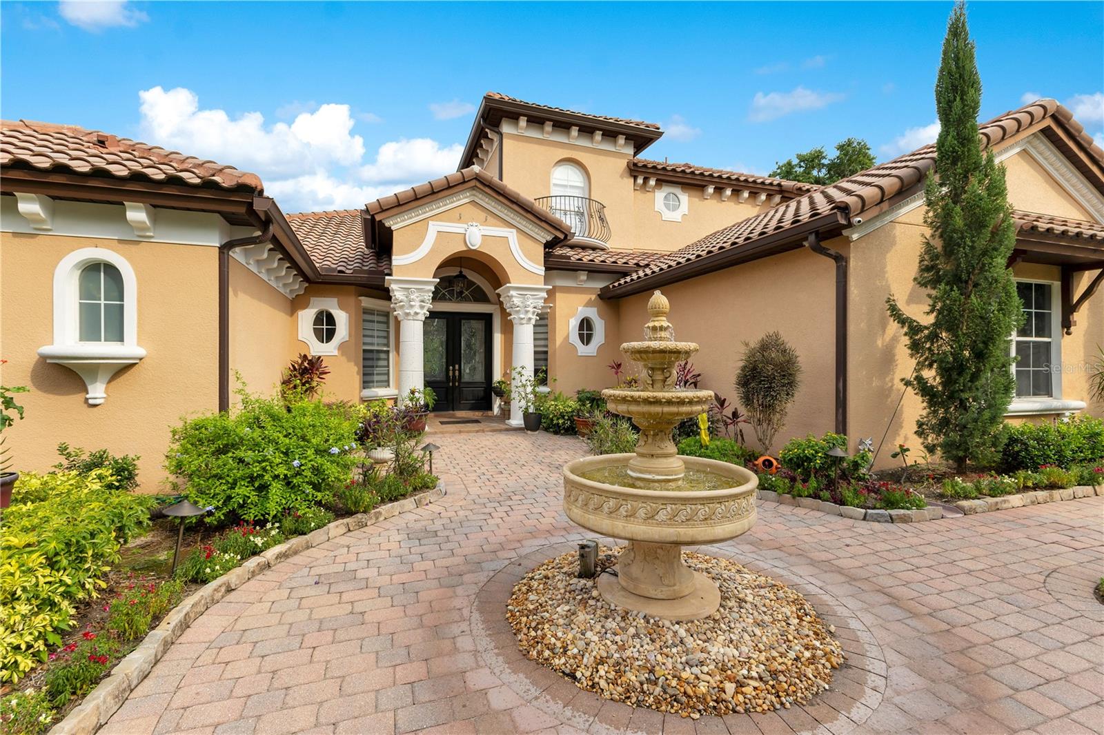 1438 BELFIORE WAY