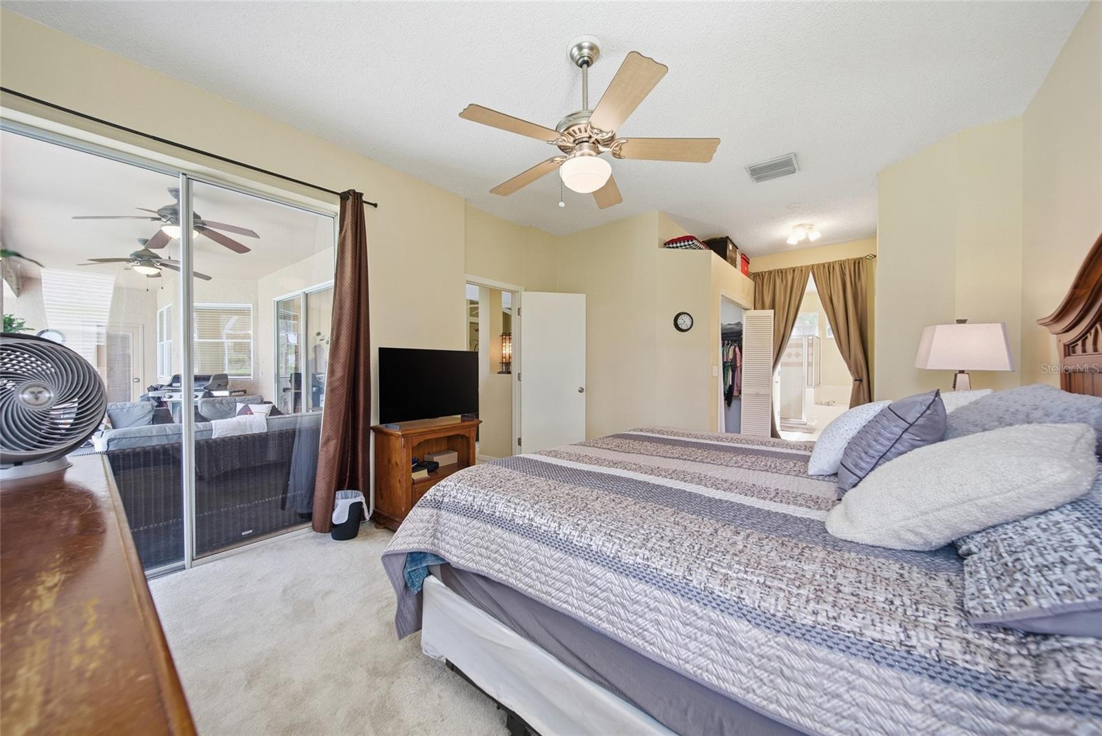 RIVER HILLS COUNTRY CLUB PH - Residential