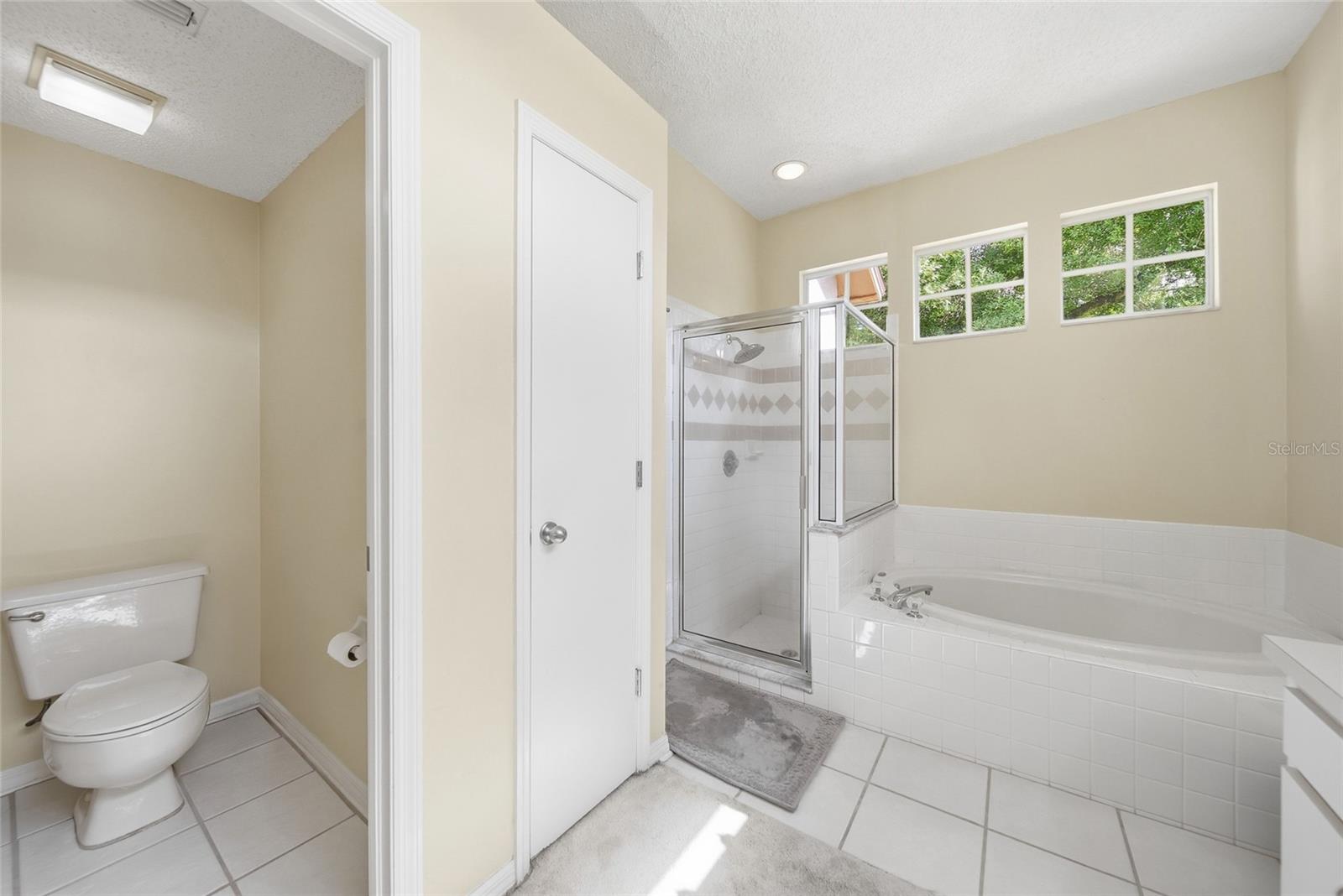 RIVER HILLS COUNTRY CLUB PH - Residential