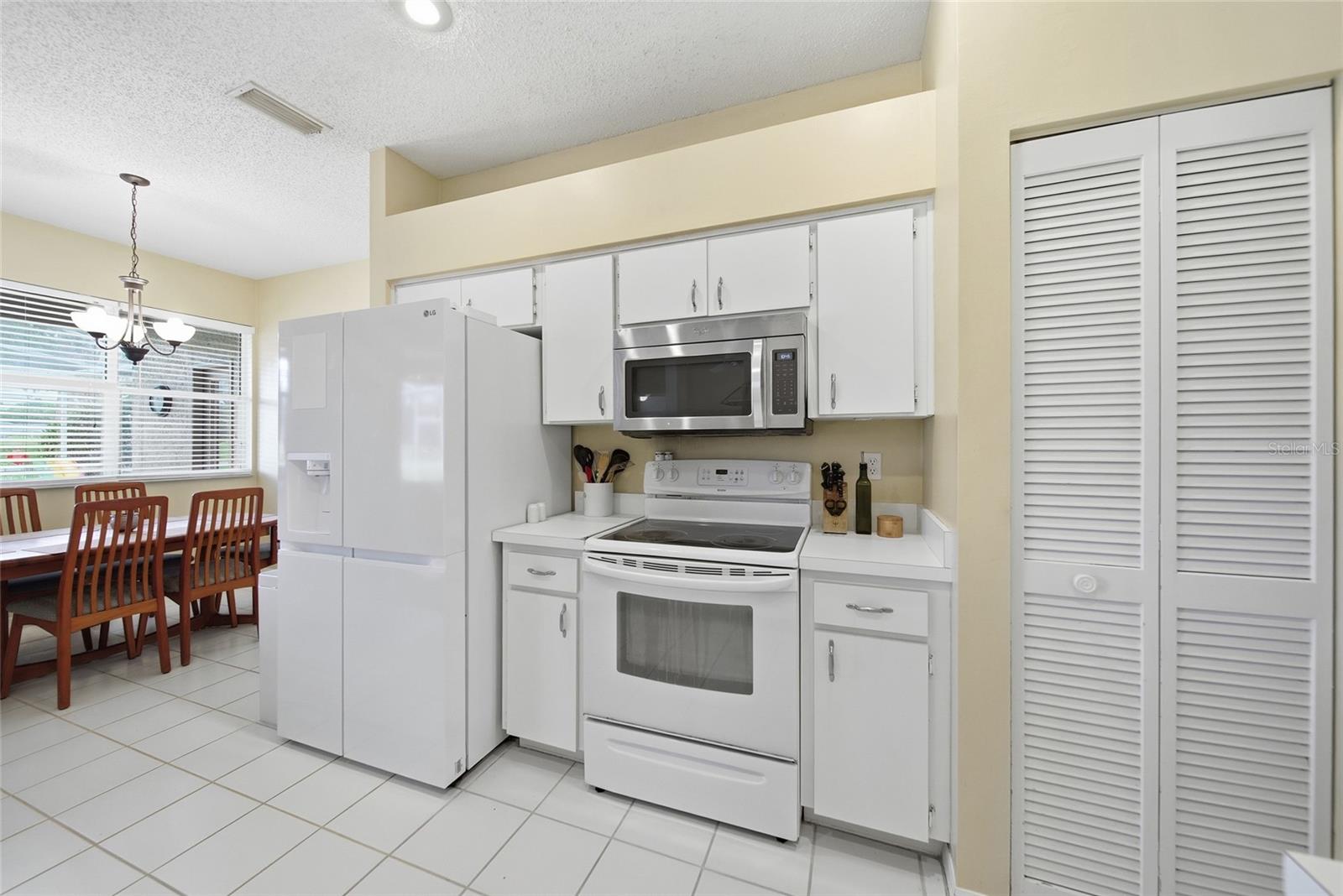 RIVER HILLS COUNTRY CLUB PH - Residential