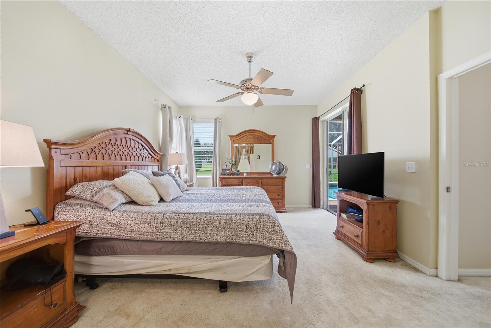 RIVER HILLS COUNTRY CLUB PH - Residential