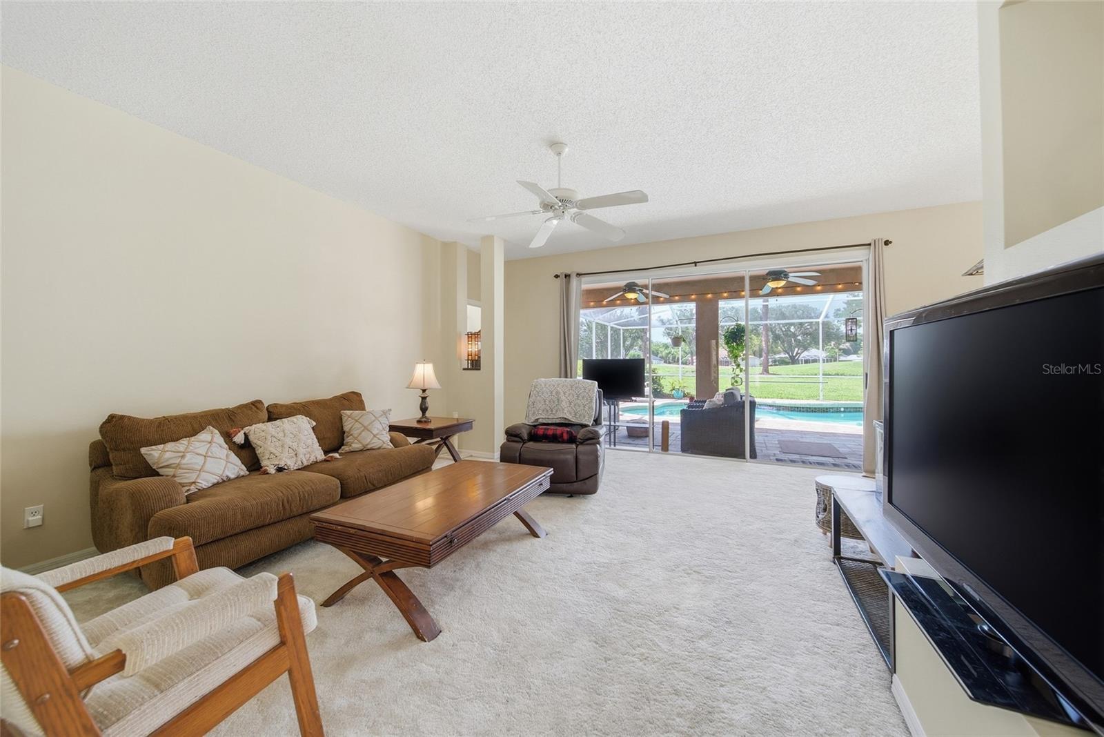 RIVER HILLS COUNTRY CLUB PH - Residential