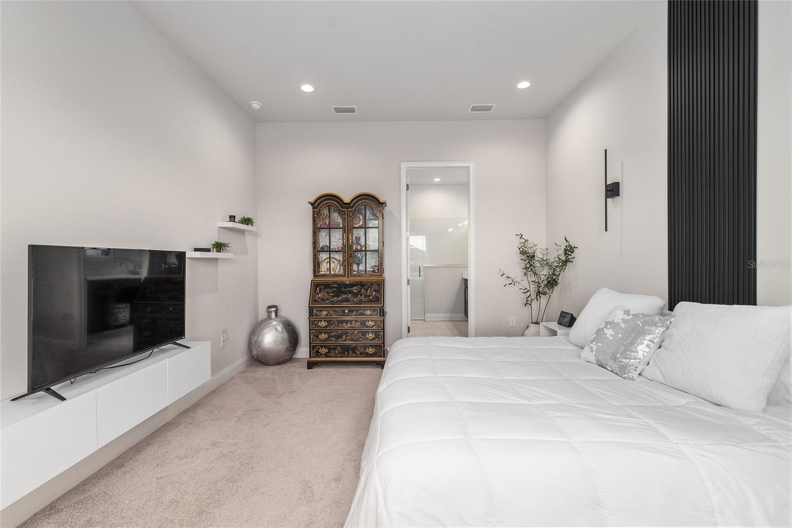 OAKMONT - Residential