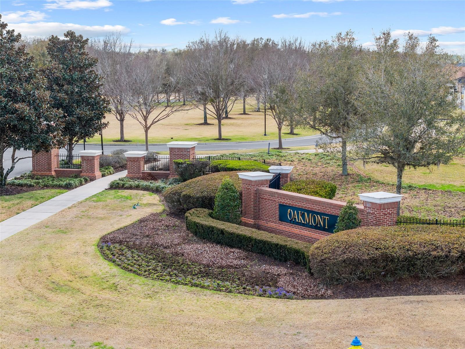 OAKMONT - Residential