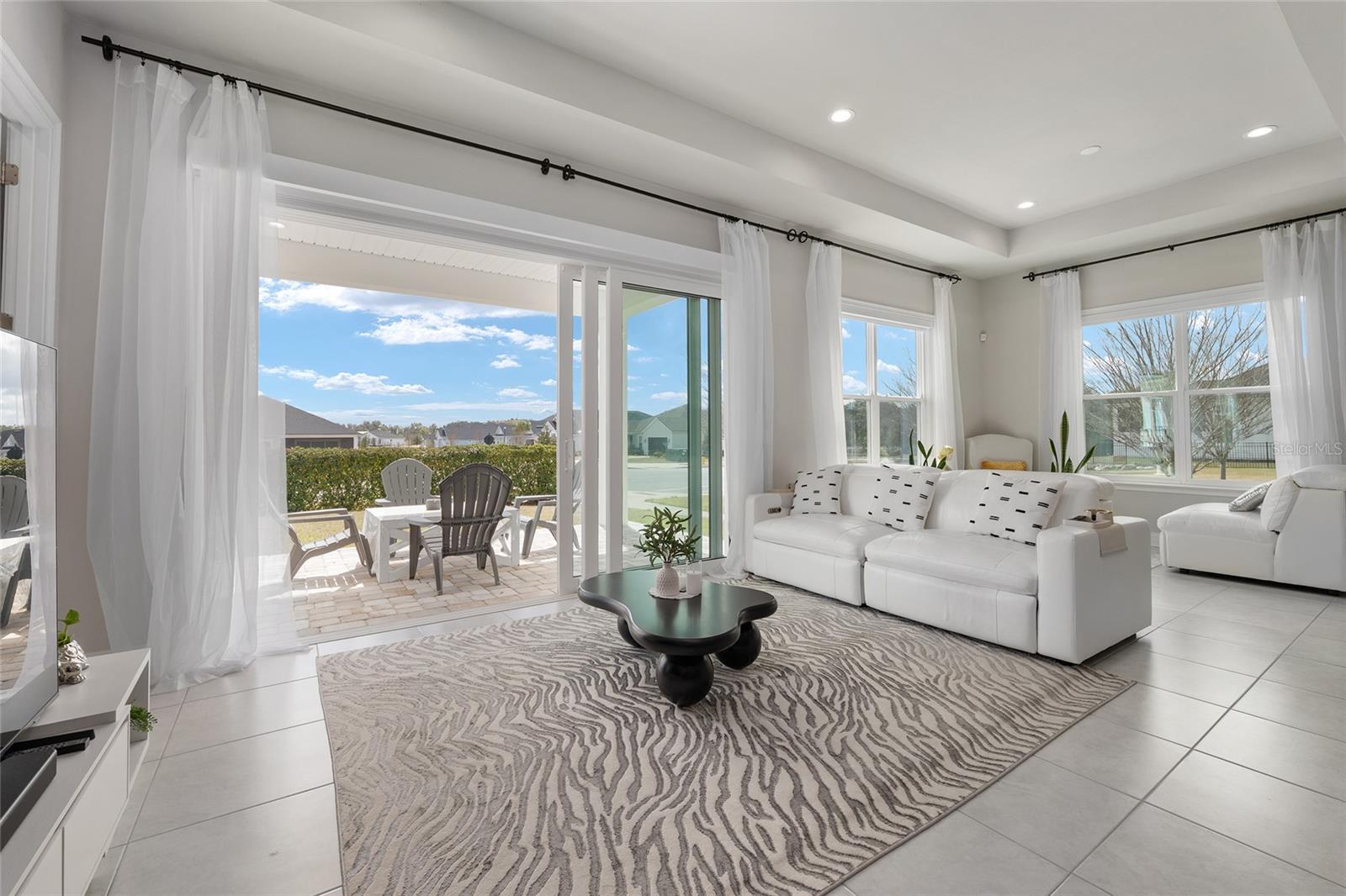 OAKMONT - Residential