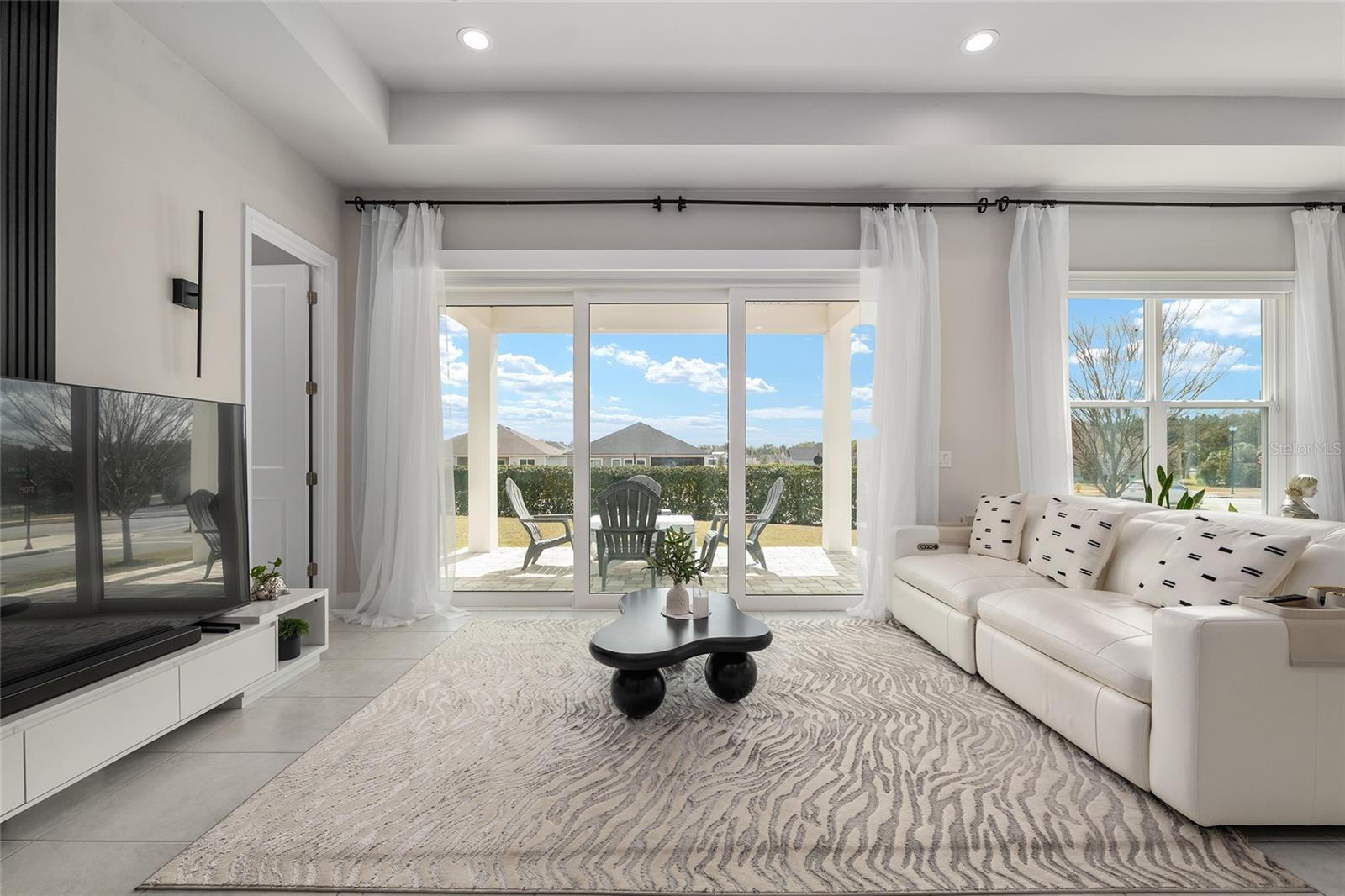 OAKMONT - Residential