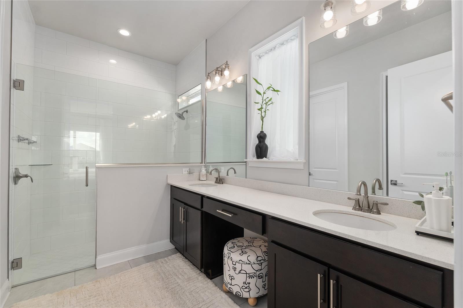 OAKMONT - Residential