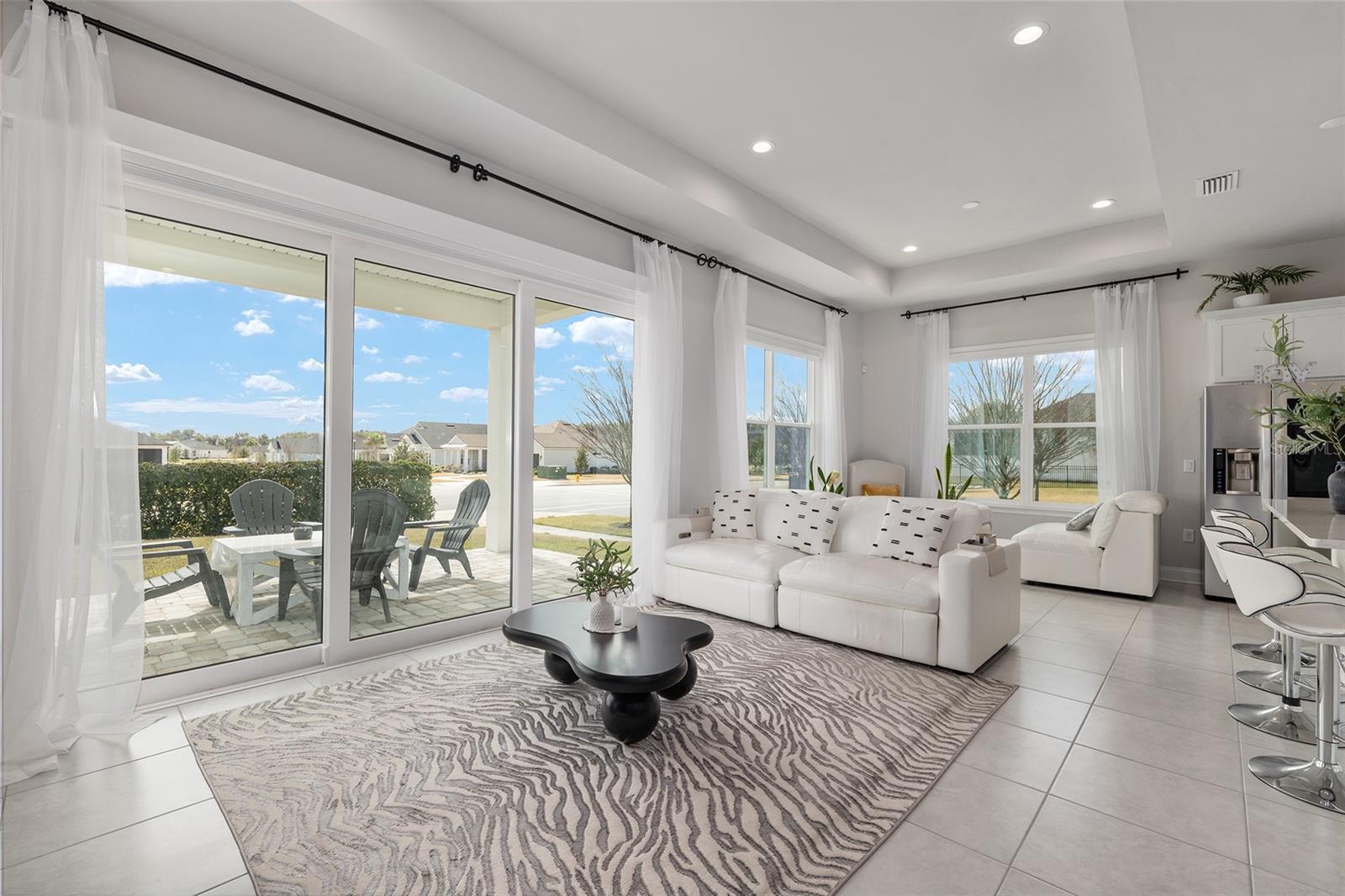 OAKMONT - Residential