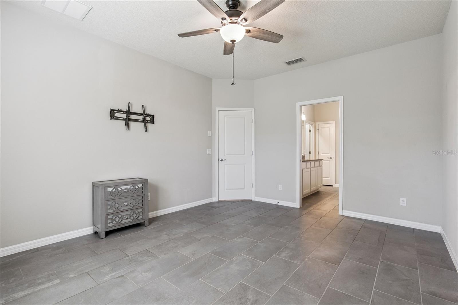 ROYAL LEGACY ESTATES - Residential