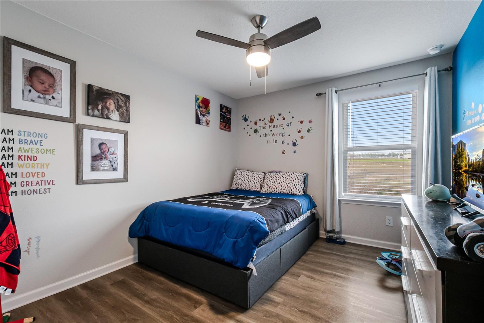 HOLDEN RDG TWNHMS - Residential