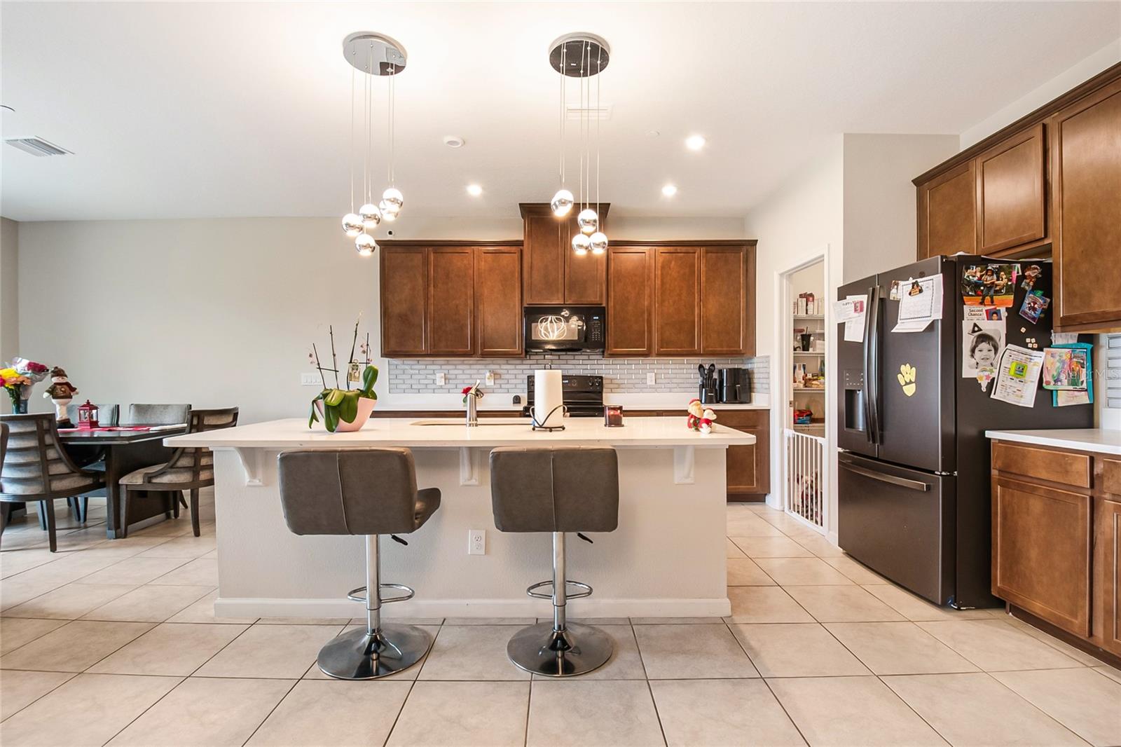 HOLDEN RDG TWNHMS - Residential