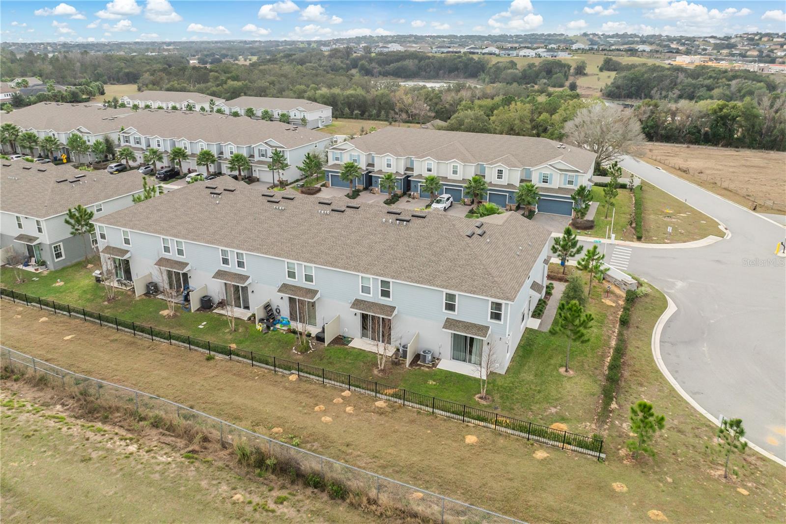 HOLDEN RDG TWNHMS - Residential