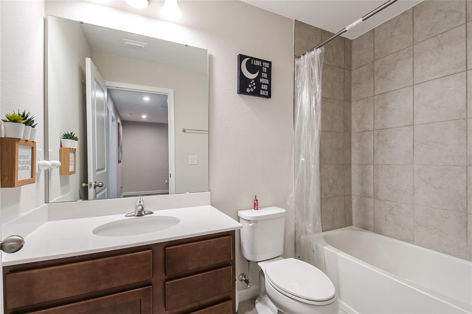 HOLDEN RDG TWNHMS - Residential