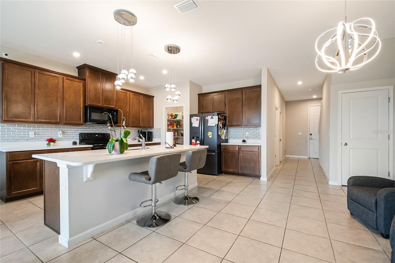 HOLDEN RDG TWNHMS - Residential