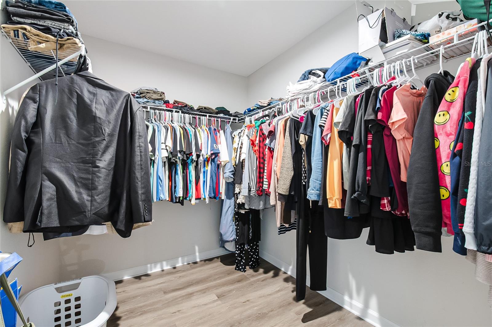 HOLDEN RDG TWNHMS - Residential