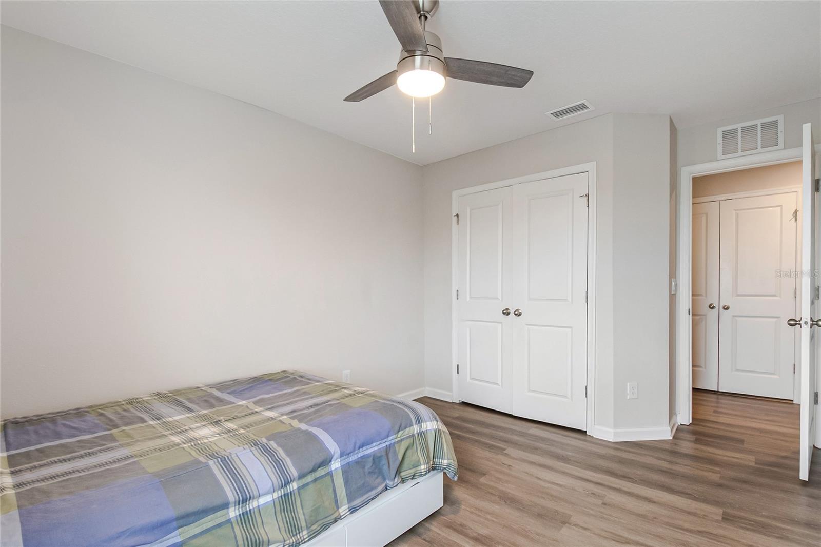 HOLDEN RDG TWNHMS - Residential