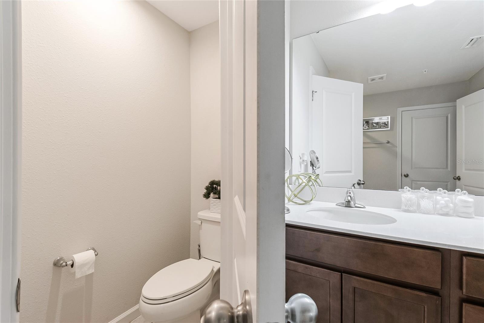 HOLDEN RDG TWNHMS - Residential