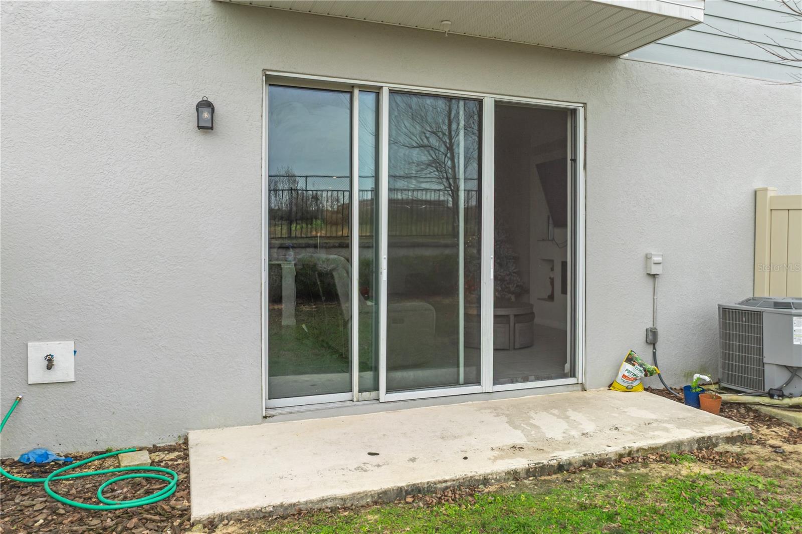 HOLDEN RDG TWNHMS - Residential