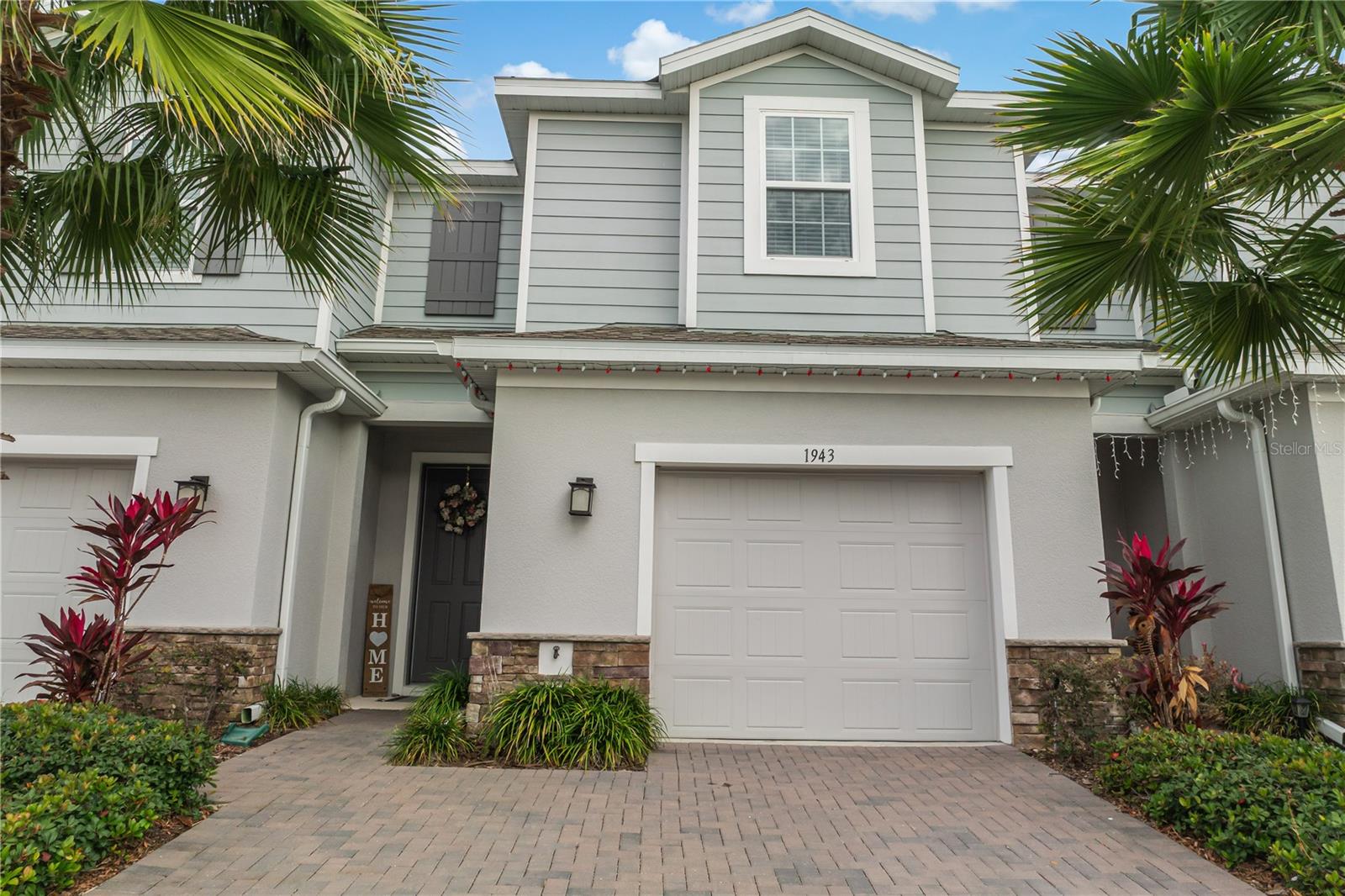 HOLDEN RDG TWNHMS - Residential