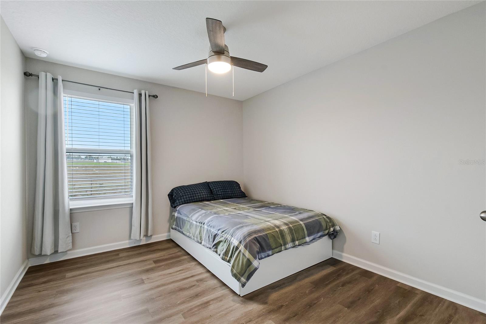 HOLDEN RDG TWNHMS - Residential