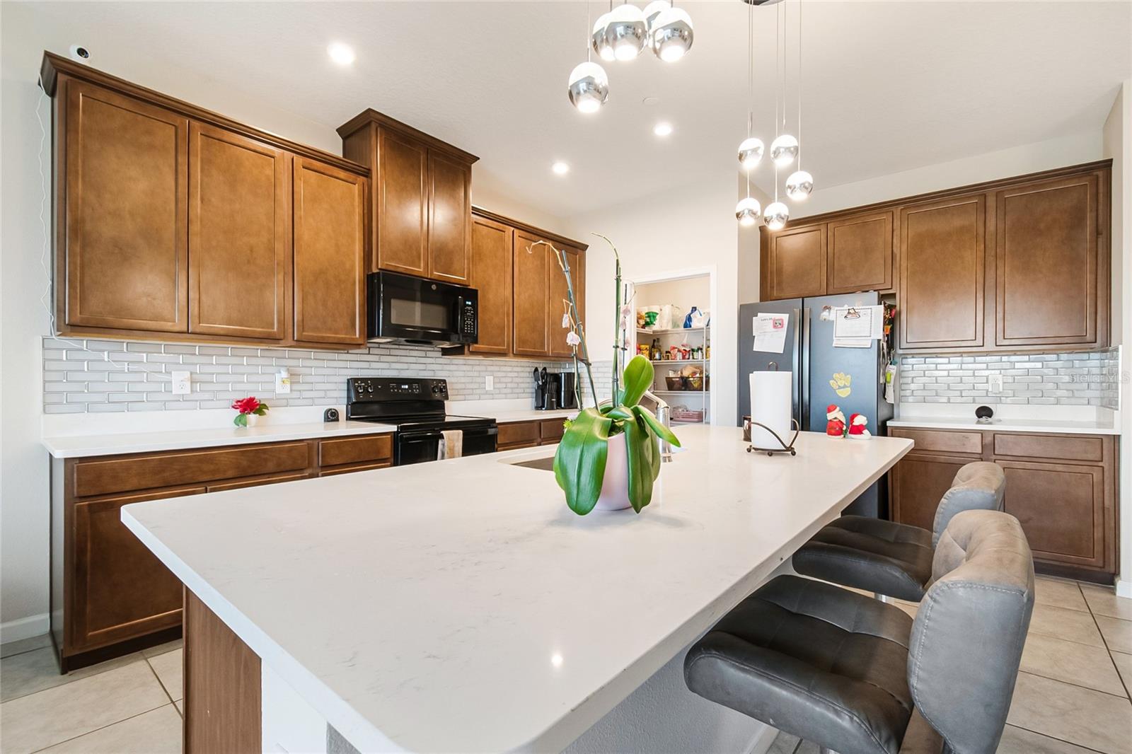 HOLDEN RDG TWNHMS - Residential