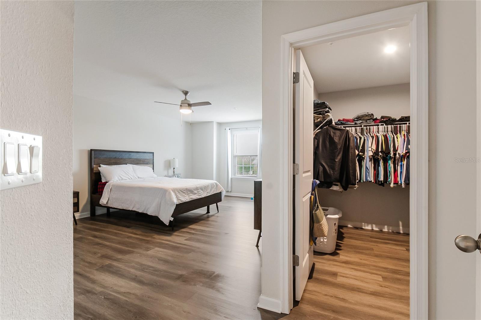 HOLDEN RDG TWNHMS - Residential