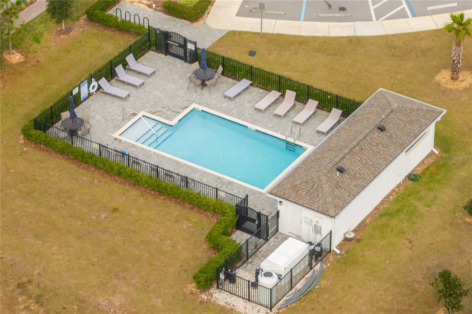 HOLDEN RDG TWNHMS - Residential