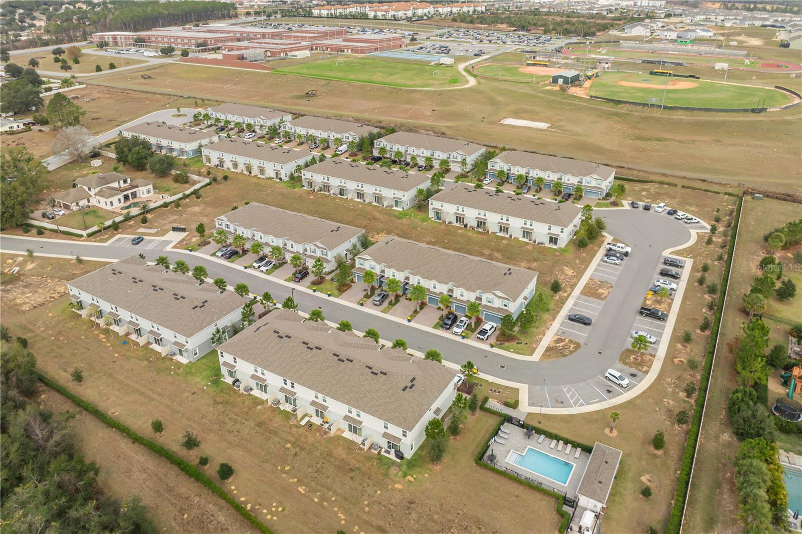 HOLDEN RDG TWNHMS - Residential