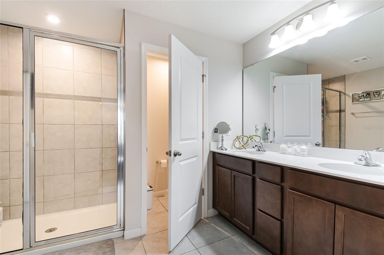 HOLDEN RDG TWNHMS - Residential