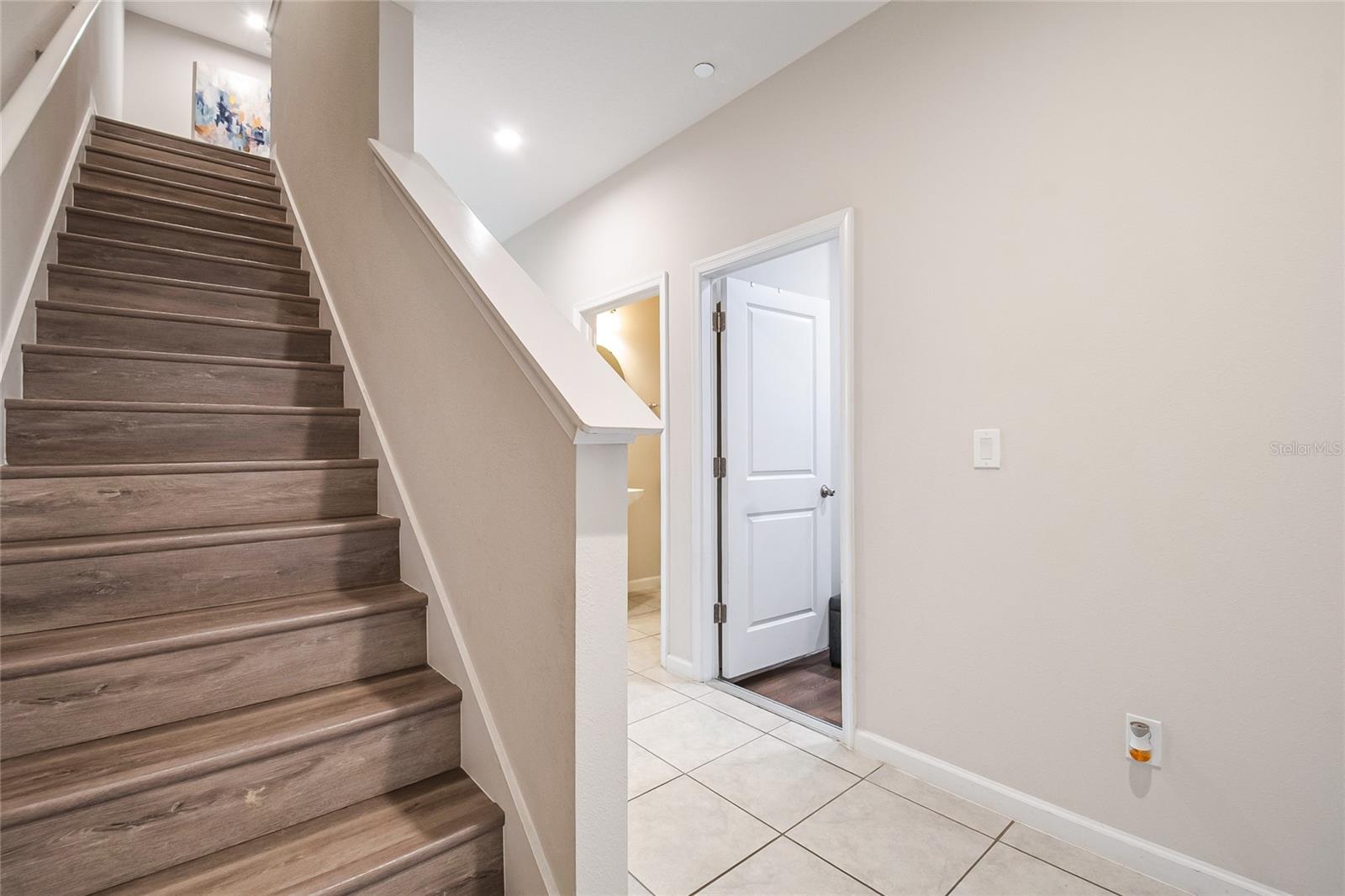 HOLDEN RDG TWNHMS - Residential