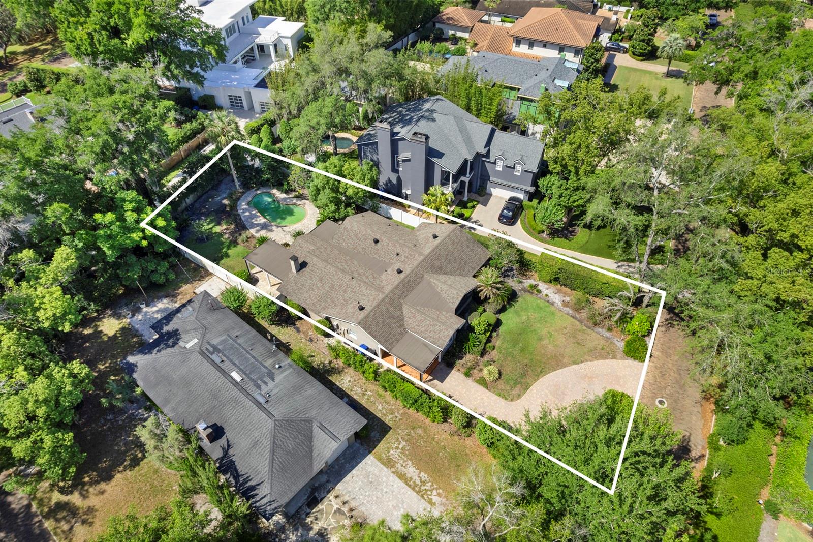 220 W READING WAY