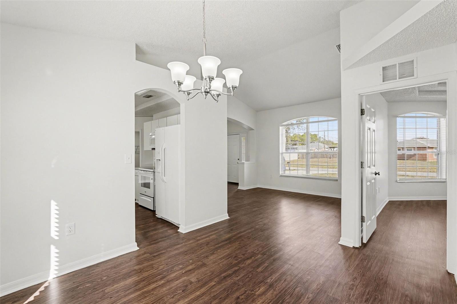 558 N HATCHER STREET SE