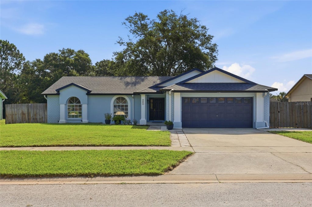 Photo of 15617 Kensington Trail, Clermont, FL 34711 (MLS # O6425165)