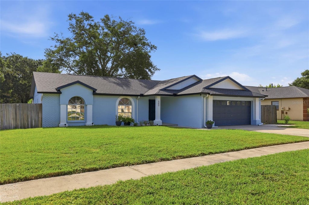 Photo of 15617 Kensington Trail, Clermont, FL 34711 (MLS # O6425165)