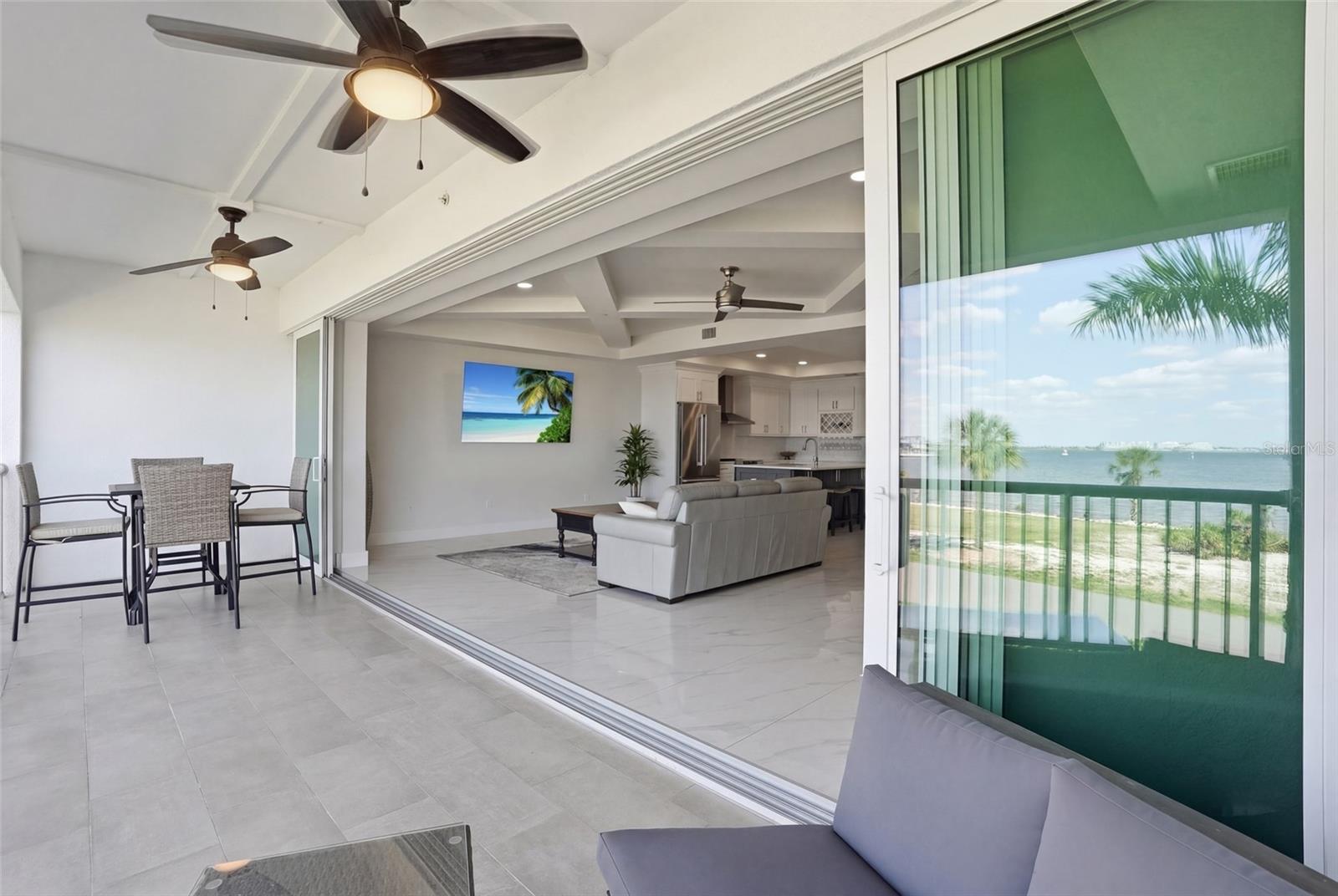 PARADISE POINTE - Residential